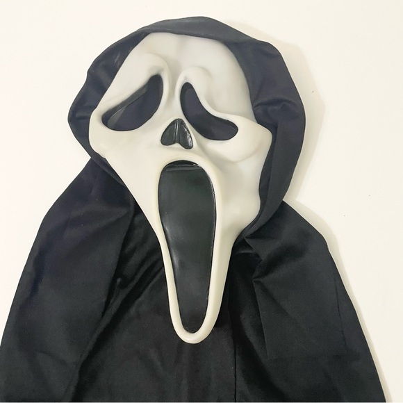 Ghost Face Scream Easter Unlimited Glow In The Dark Mask Halloween - Picture 14 of 15